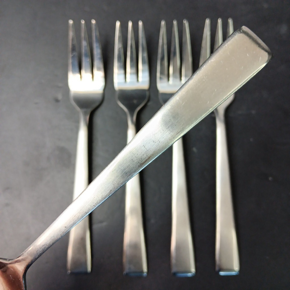 Hampton Catalina Dessert Salad Forks Stainless 215 Flatware 3 Tines Lot Of 4